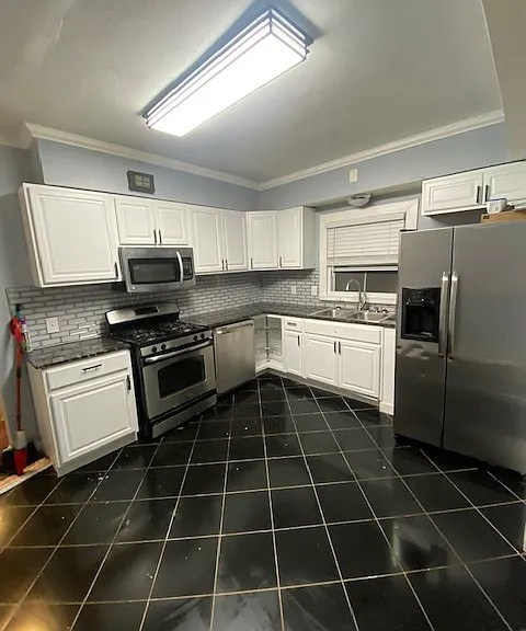 141 Lexington Ave — Photo 31
