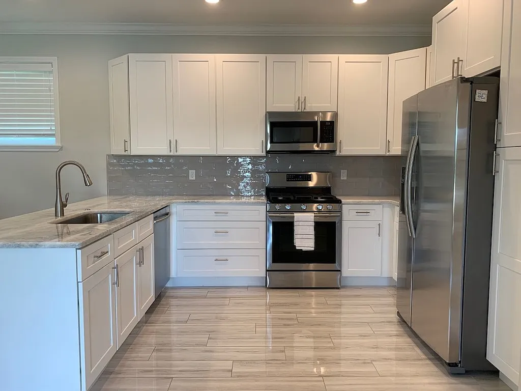 2 bed, 882 sqft, $2,150 — Photo 3