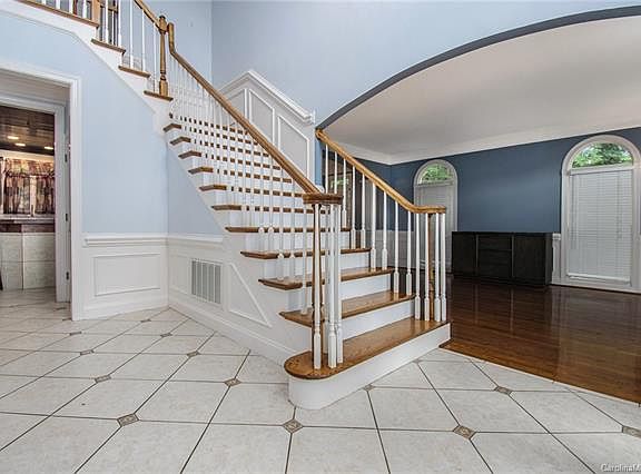 5th image of 1325 Bershire Ln
