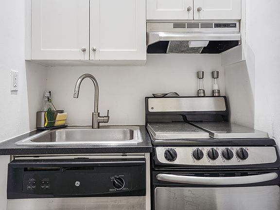 5th image of 10 5th Ave APT 2C