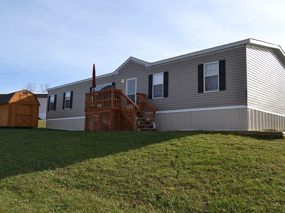 1st image of 207 Canyon Vlg