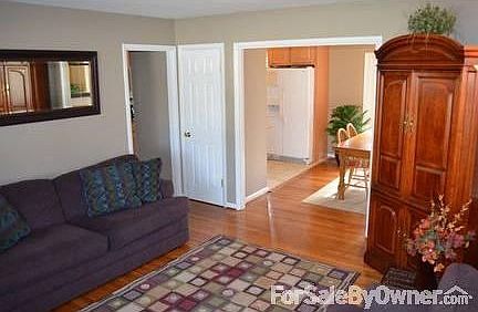 2nd image of 3725 Marlborough Dr