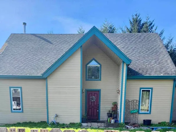 160 Vista Rd, Whitethorn, CA 95589