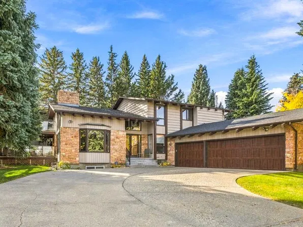 340 N Pump Hill Gdns SW, Calgary, AB T2V 4M7