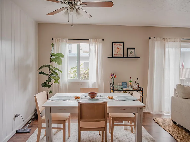 Megan Court Apartments — Photo 6