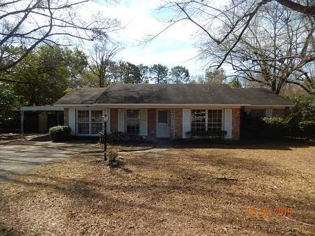 2nd image of 5905 Montfort Rd S