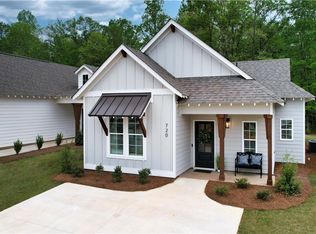 1240 Woodland Cir, Opelika, AL