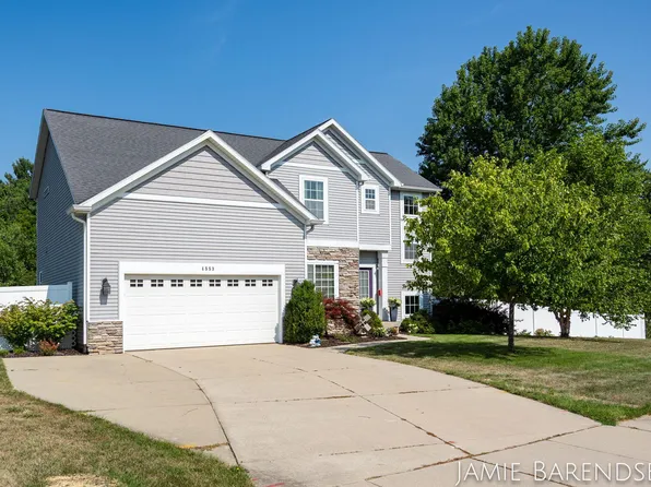 4553 Gordonshire Dr NW, Grand Rapids, MI 49534