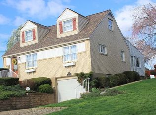 435 Regency Dr, Pittsburgh, PA 15239