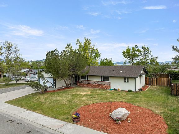 4th image of 109 Elmwood Ln