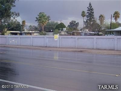 2nd image of 4450 E Pima St