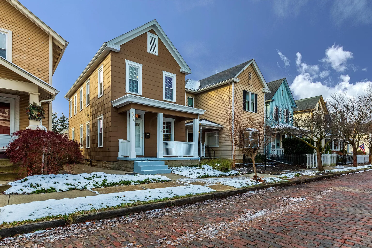 493 Stanley Ave photo 1
