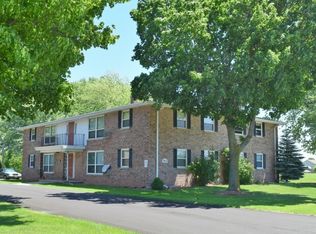 733 Chapel View Rd, Green Bay, WI 54311