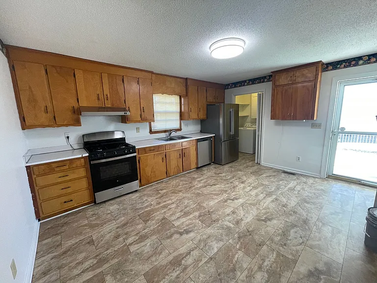 109 Jackson Rd — Photo 5