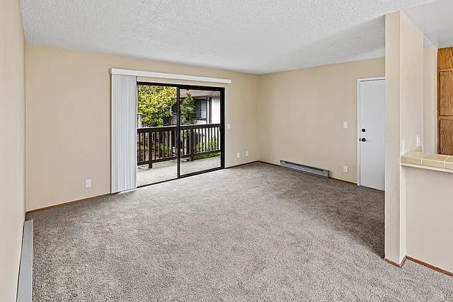 Park Plaza Apartments — Photo 15