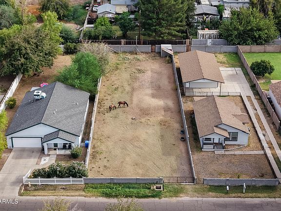 3rd image of 2217 W Hayward Avenue #-