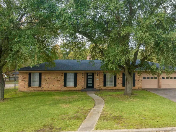 1709 Buckner Dr, Longview, TX 75604