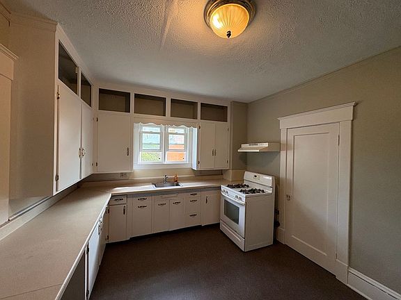 2nd image of 825 14th St NW