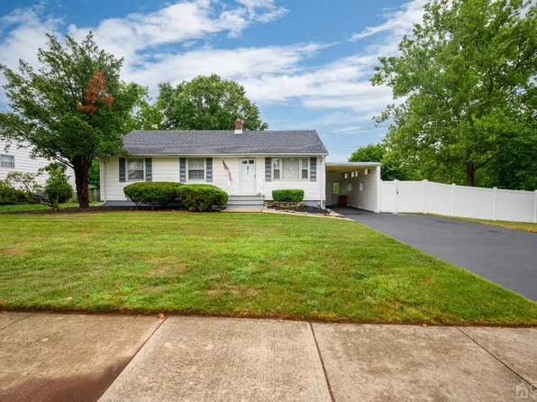 221 Willow Ave, Piscataway, NJ 08854