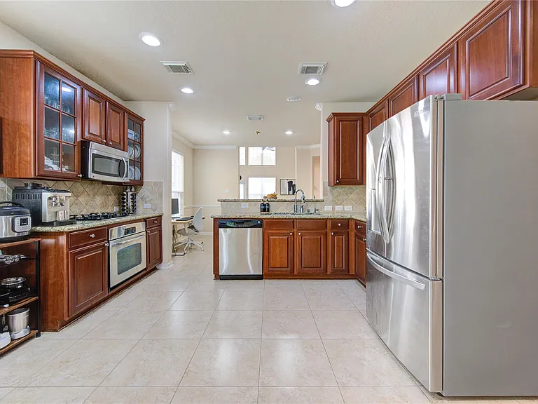 1243 Glenwood Canyon Ln — Photo 7