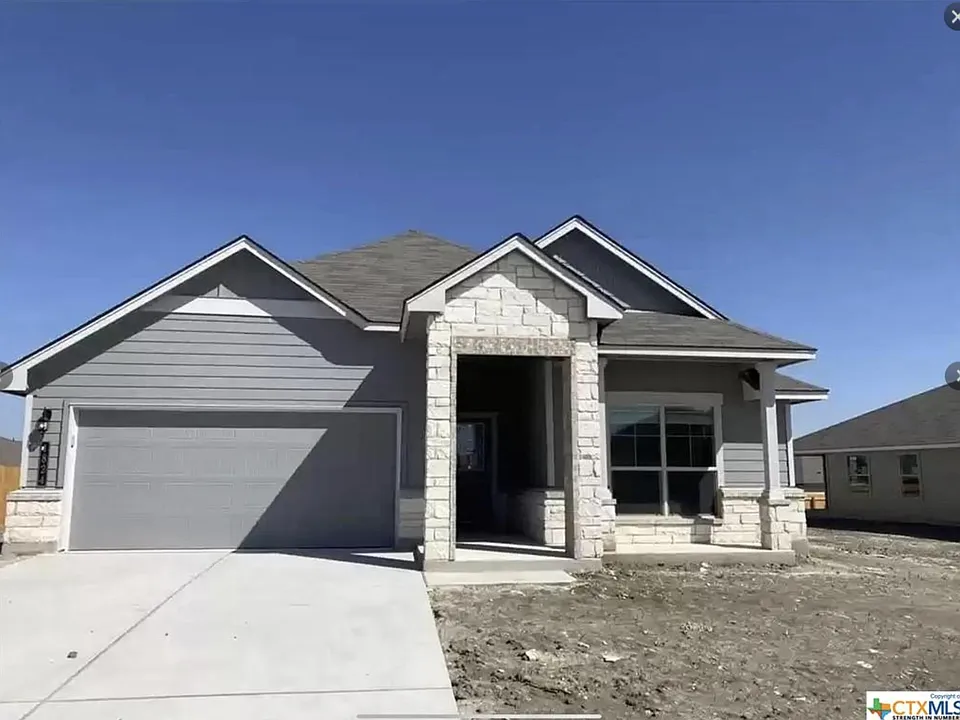 1824 Bee Creek Loop