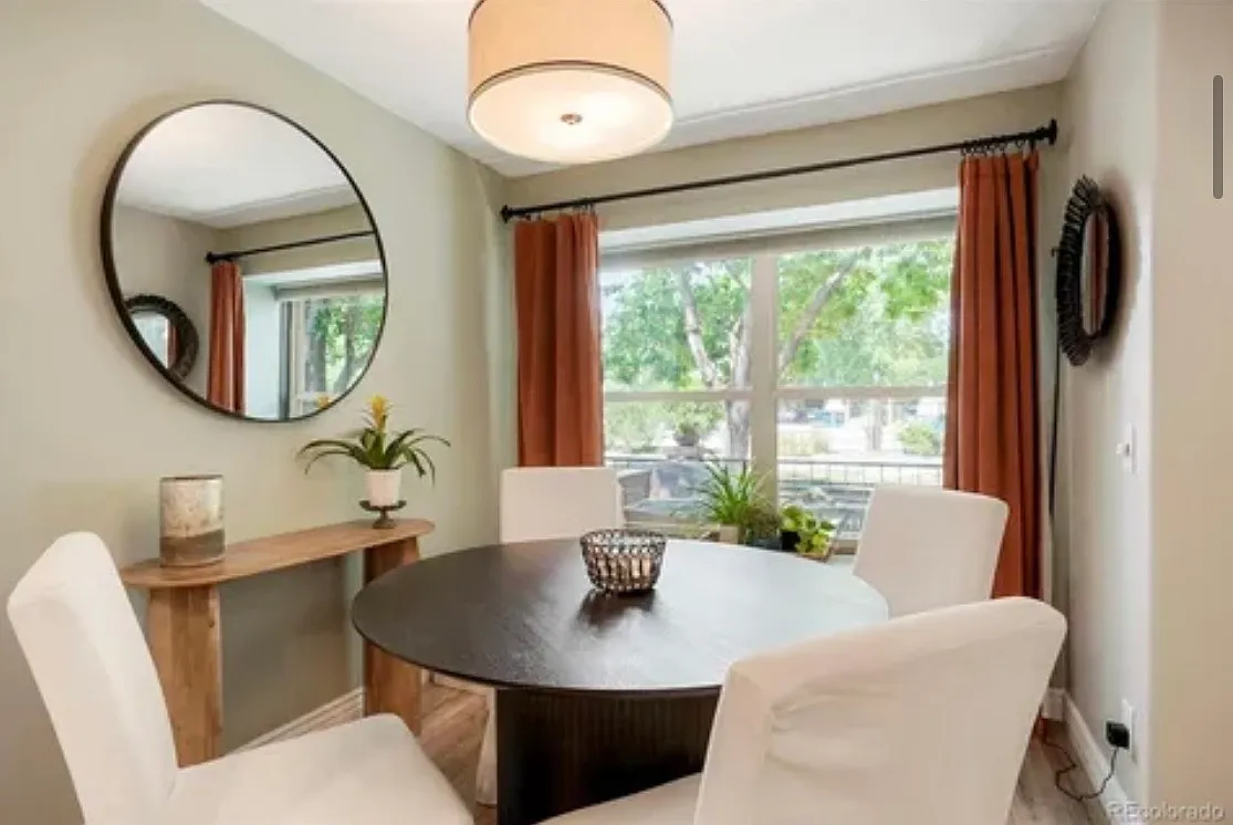 3 bed, 2400 sqft, $3,099 — Photo 3