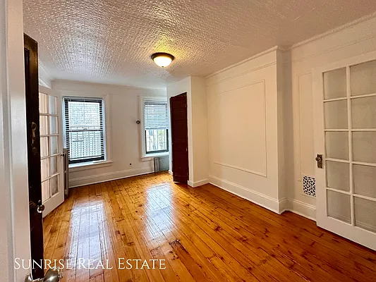 Living room, photo 2