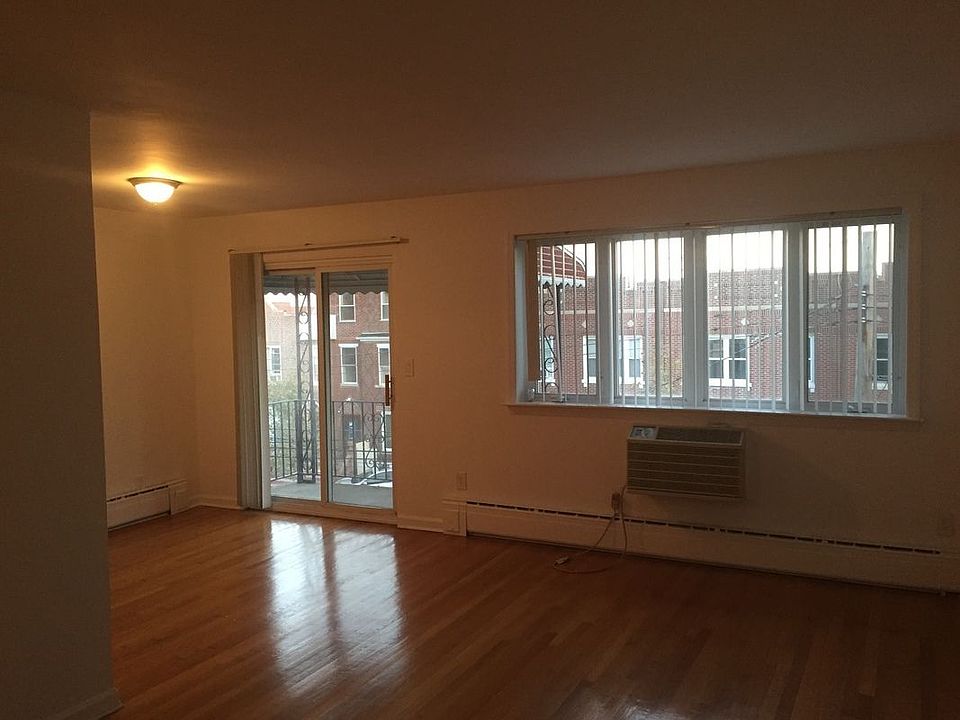 1st image of 2538 45th St APT 2