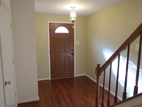 4th image of 2208 Wimbledon Cir