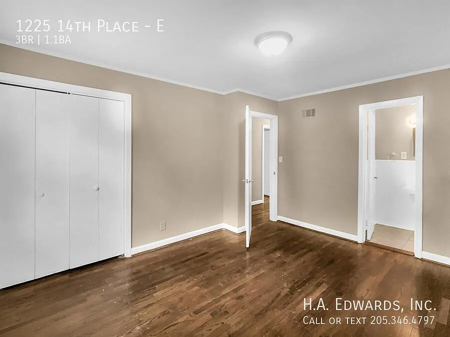 1225 14th Place E — Photo 3