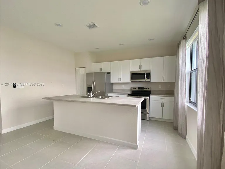 10265 SW 231st Ln — Photo 4