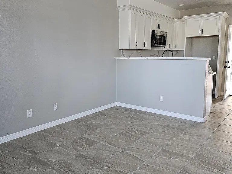 8315 Laurel Ave — Photo 5