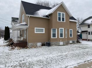 1119 Hamilton St, Manitowoc, WI 54220