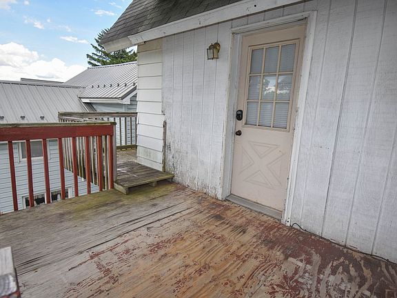 3rd image of 663 Bellefonte Ave APT 3
