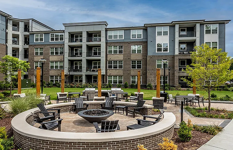 Aviation Crossing Apartments — Photo 39