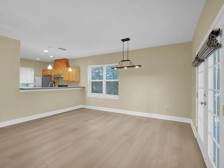 691 Main St — Photo 15