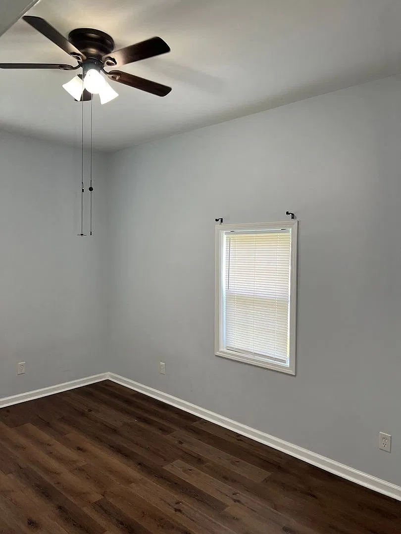 1264 Kenton St — Photo 3