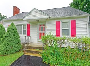 34 Glennon Rd, Latham, NY 12110