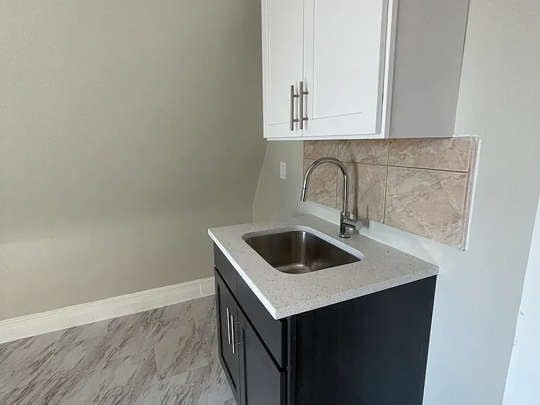 413 Summer Ave #1 — Photo 7