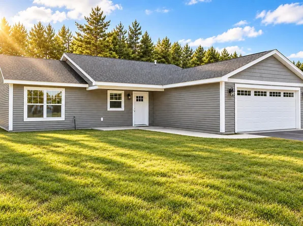 2740 Mockingbird Dr #19, Traverse City, MI 49685