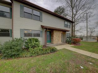 805 Fairway Dr, Hurricane, WV 25526