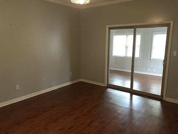 5th image of 104 Windemere Dr