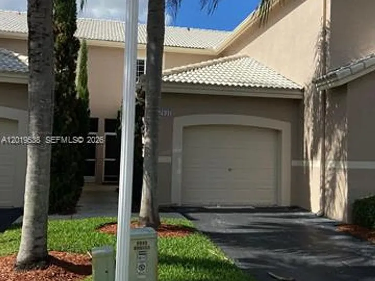 2041 Pompeii Ct #2014 — Photo 39