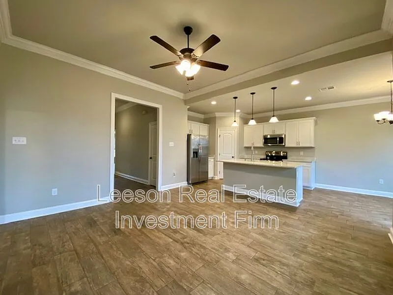 3 bed, 2.0 bath, 1538 sqft, $1,900 — Photo 4