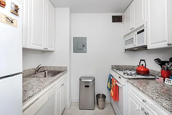 Sold by Anchor Associates | media 1