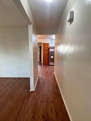 3rd image of 945 E 58th St Floor 1