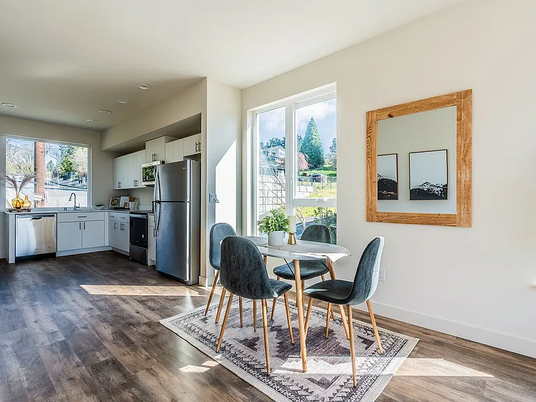 Skyridge Townhouses — Photo 35