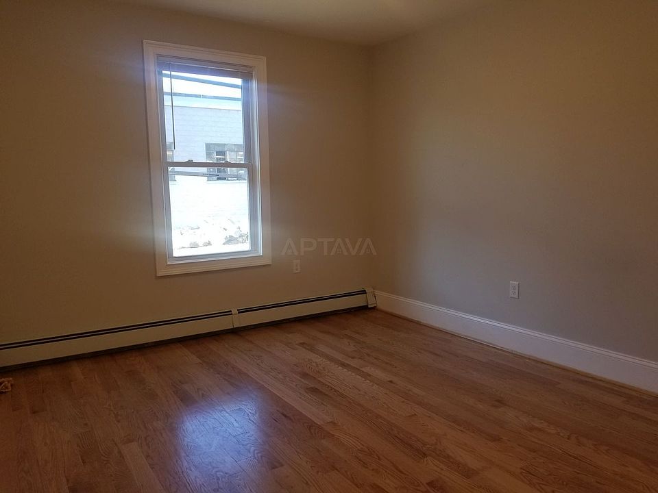 1st image of 47 Fremont St APT 1