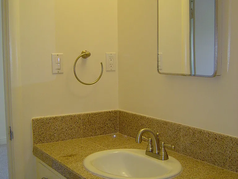 6 Hillcrest Ave #2 — Photo 15
