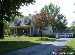 11605 W Woods Rd, Franklin, WI 53132